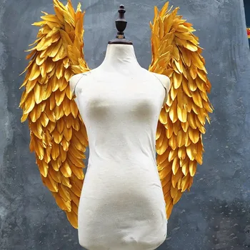 Bērnu dzimšanas dienas svinības DIY dekorācijas, butaforijas Zelta eņģeļa spārnus tīrs roku darbs spalvu amatniecības pasaku spārnus fotogrāfija